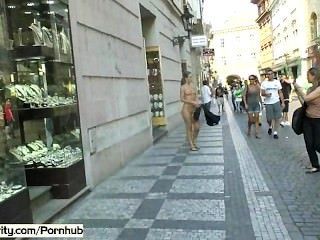 Chicas Dulces Desnudas En Las Calles Públicas
