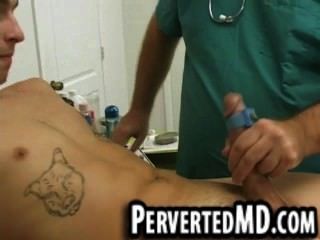 Doctor Caliente Tirando De Su Polla Dura De Los Pacientes