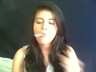 Latina Poder De Fumar # 1