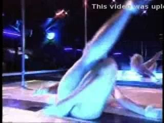 Nina Hartley Baila Desnuda En El Escenario
